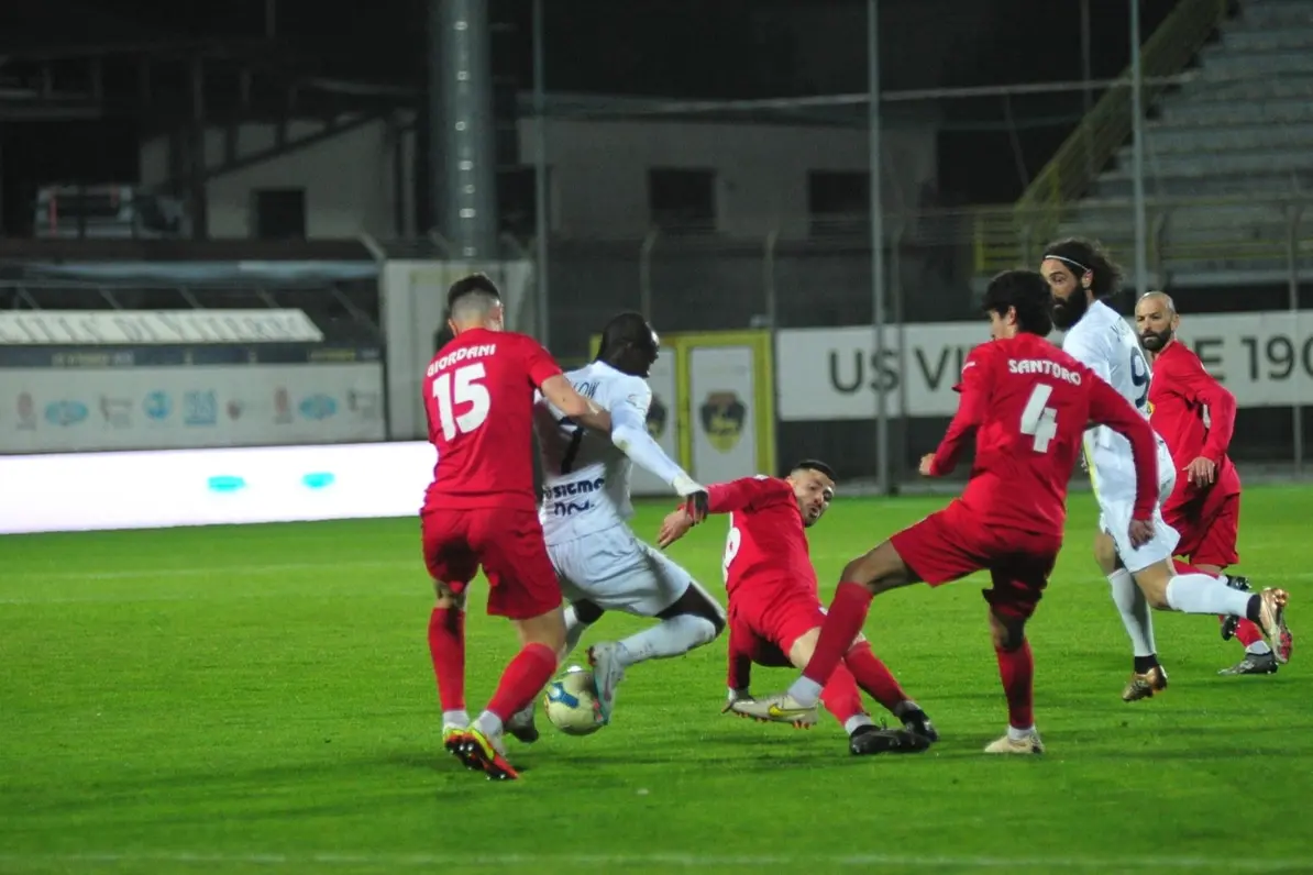 Il Monterosi si aggiudica anche il secondo derby stagionale con la Viterbese: 0-1 al Rocchi con rete del solito Costantino