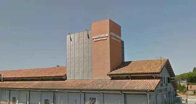 Nuova ditta al lavoro sul cine-teatro: penali giornaliere per i ritardi