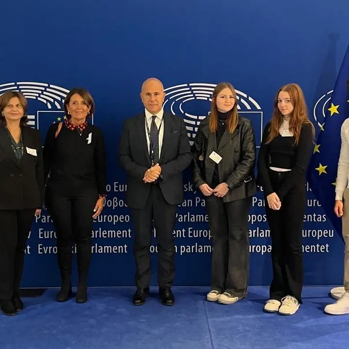 Quattro studenti del Liceo Galilei in visita al Parlamento Europeo