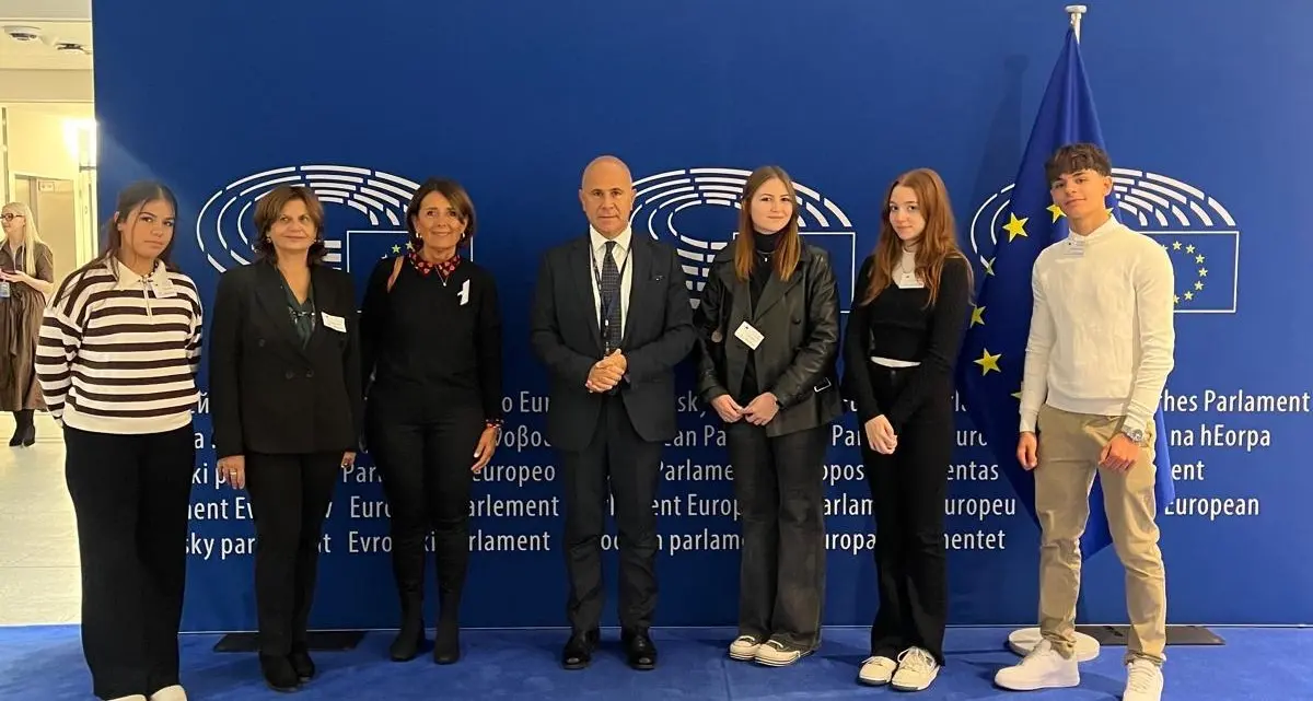 Quattro studenti del Liceo Galilei in visita al Parlamento Europeo