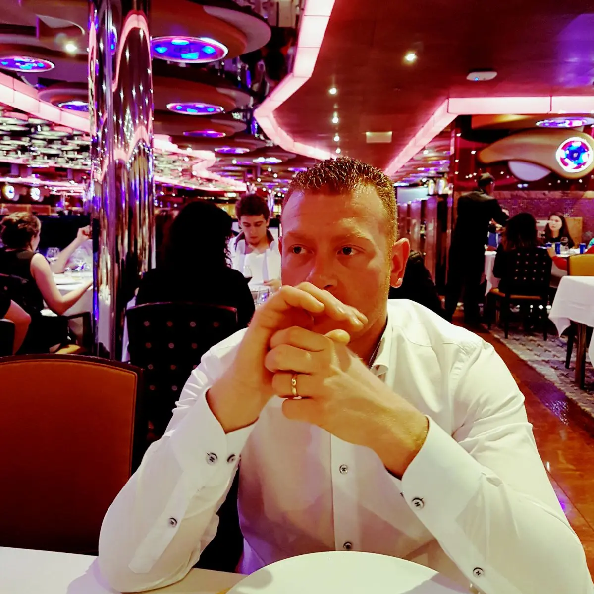 39enne trovato morto ai piedi di un cavalcavia