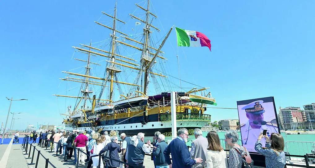 L’Amerigo Vespucci fa tappa a Civitavecchia