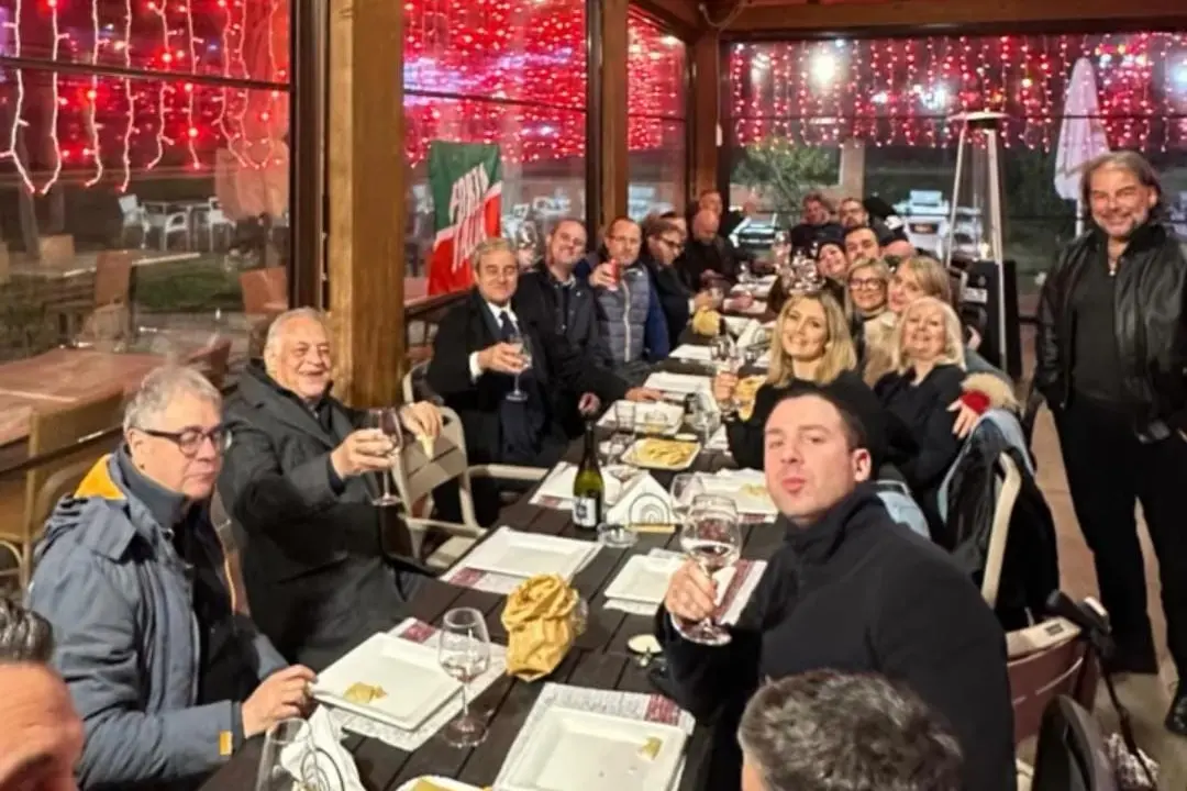 Forza Italia brinda con i consiglieri regionali Simeoni e Capolei