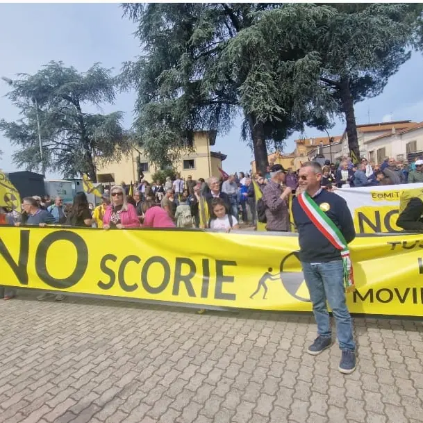 Quasi 4mila persone e 40 sindaci della Tuscia alla marcia di Corchiano contro il deposito nazionale di scorie nucleari
