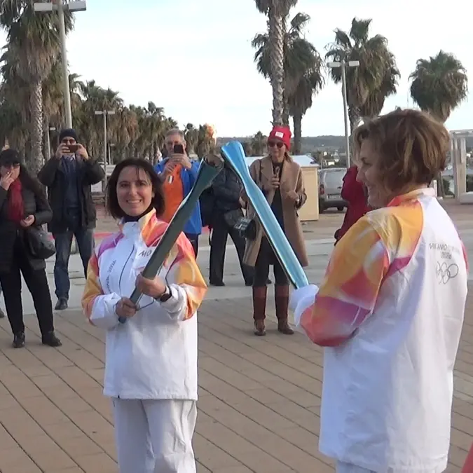 Dal vivo fa tutto un altro effetto: la Fiamma Olimpica è passata da Civitavecchia
