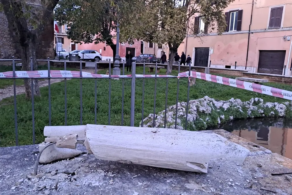 Civita Castellana: distrutta la fontana delle Acque vergini di Paternesi