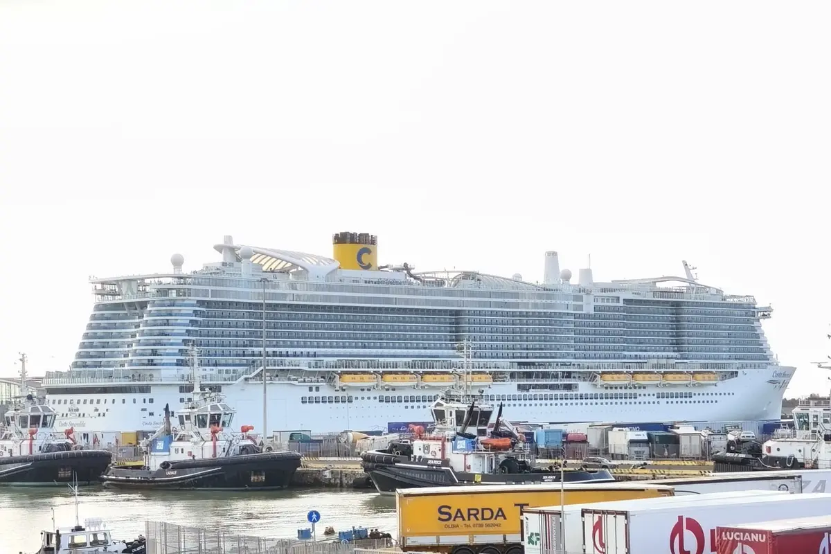 Muore cadendo dalla murata di una nave da crociera