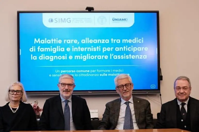 L\\'accordo sulle malattie rare presentato ieri a Roma tra la Societ\\u00E0 italiana dei medici di medicina generale e delle cure primarie (Simg), la Societ\\u00E0 italiana di medicina interna (Simi) e Uniamo - Federazione italiana malattie rare. , Agenzia Nova