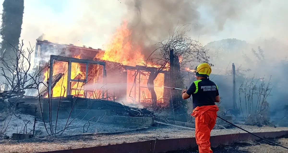 Tuscania di nuovo in fiamme