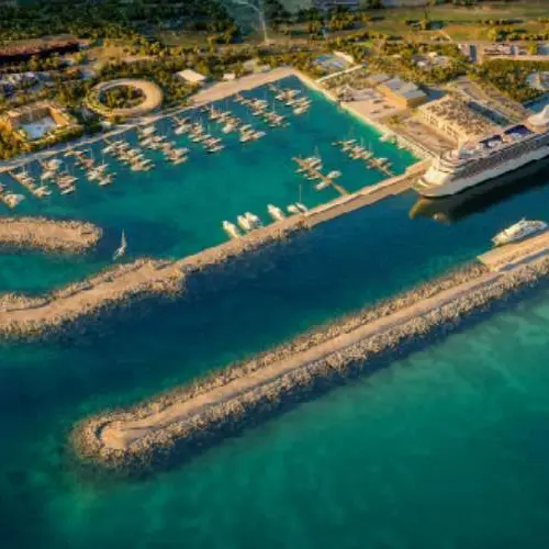 Il nuovo porto “benedetto” da Salvini