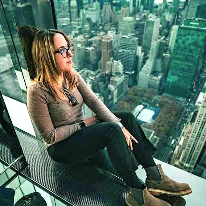 Il buongiorno e l’oroscopo del 15 Novembre 2025