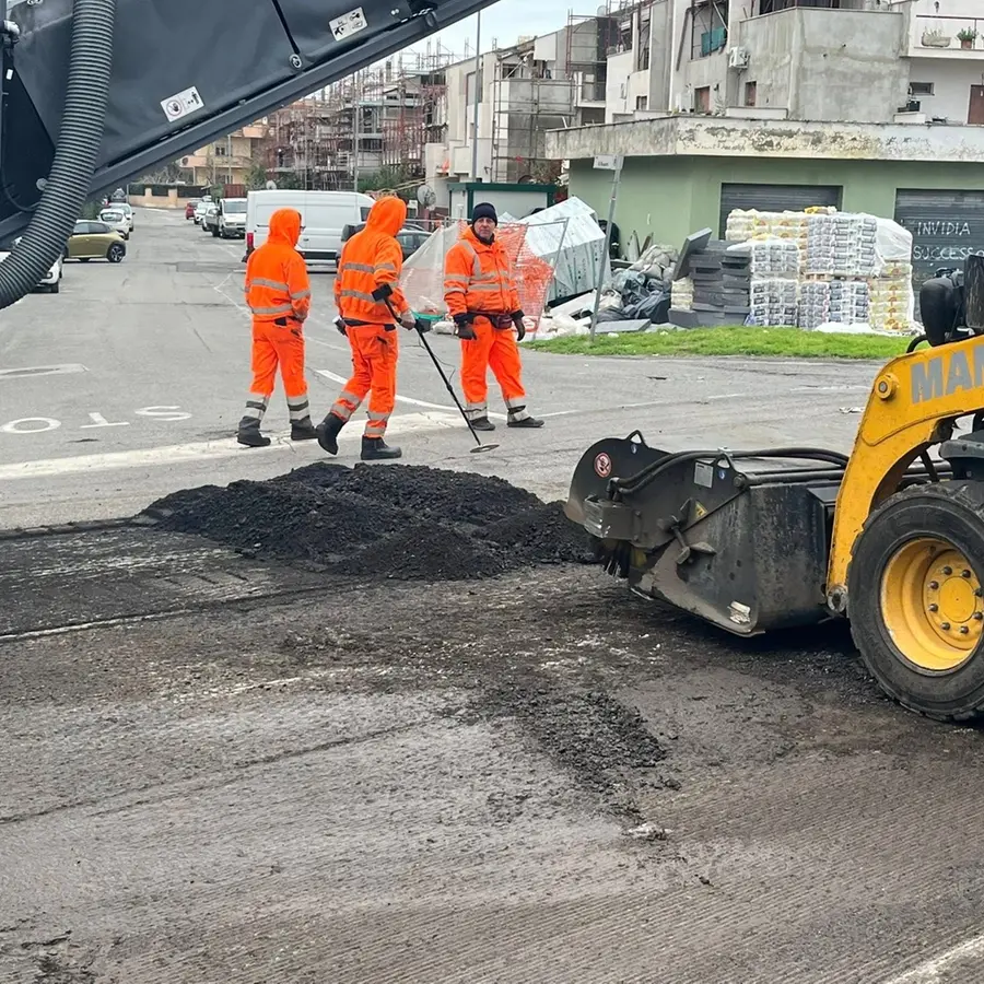 «Via Mario Pelagalli, lavori in corso». Ma dal mare alle campagne gli abitanti non ci stanno