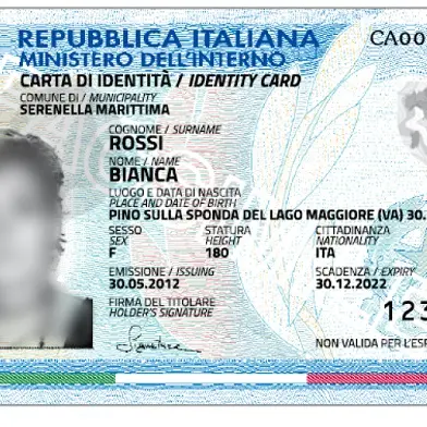 Addio alla carta di identità cartacea, si passa a quella elettronica