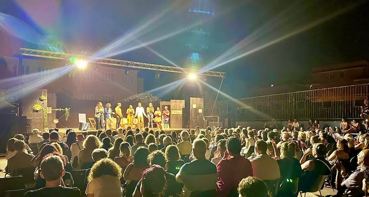 In attesa del Summer Fest, a Ladispoli le cover e gli show teatrali