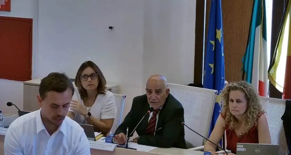 Mozione respinta, la sfiducia contro la Gubetti non passa