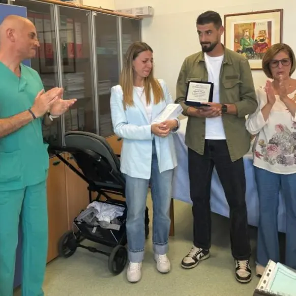 I familiari del poliziotto Augusto Proietti donano dispositivo al pronto soccorso