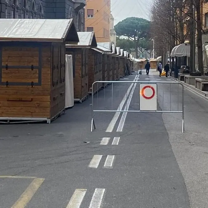 «Due giorni per smontare le casette in via Marconi, commercianti stremati»