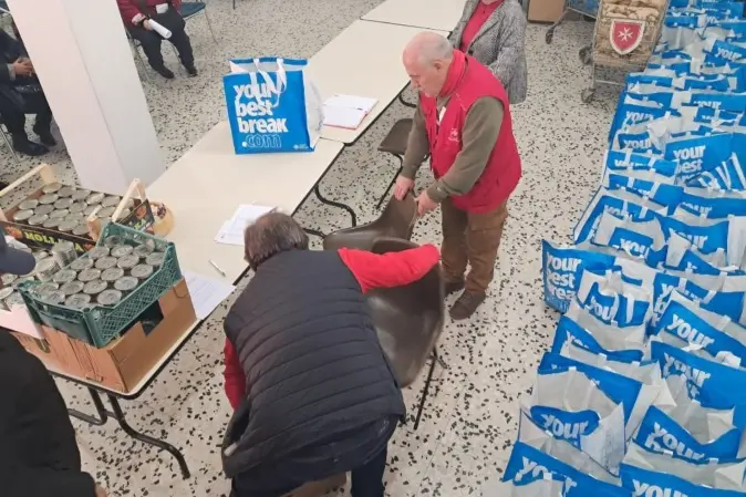 Smom, pacchi alimentari per le famiglie in difficoltà