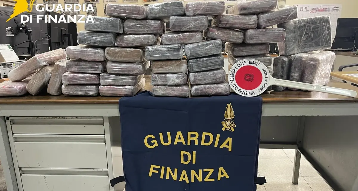 Gdf: sequestrati 50 kg di cocaina al porto