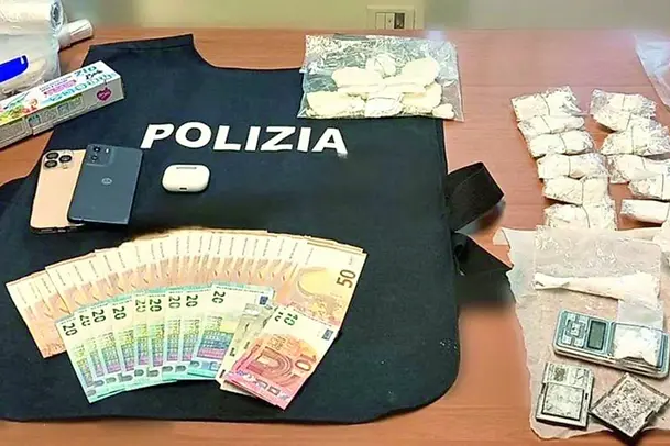 Market della droga a Fiumicino: stanato grazie all’app YouPol