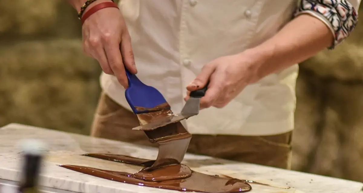 Tarquinia Deliziosa chiude il programma con “La Foresta Nera”: domenica 4 gennaio laboratorio-degustazione con la chef Sara Torresi