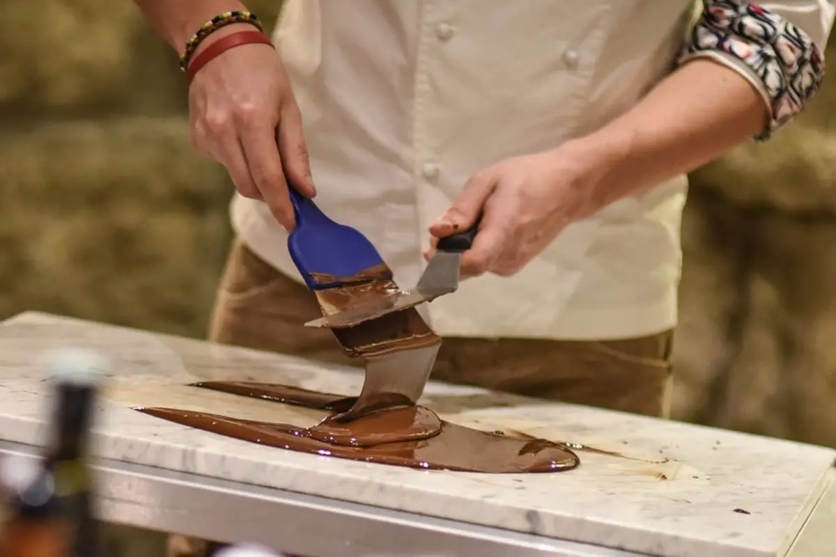 Tarquinia Deliziosa chiude il programma con “La Foresta Nera”: domenica 4 gennaio laboratorio-degustazione con la chef Sara Torresi