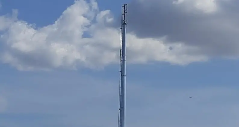 Il Tar blocca la mega antenna a Zambra, un’occasione di riscatto per il Comune